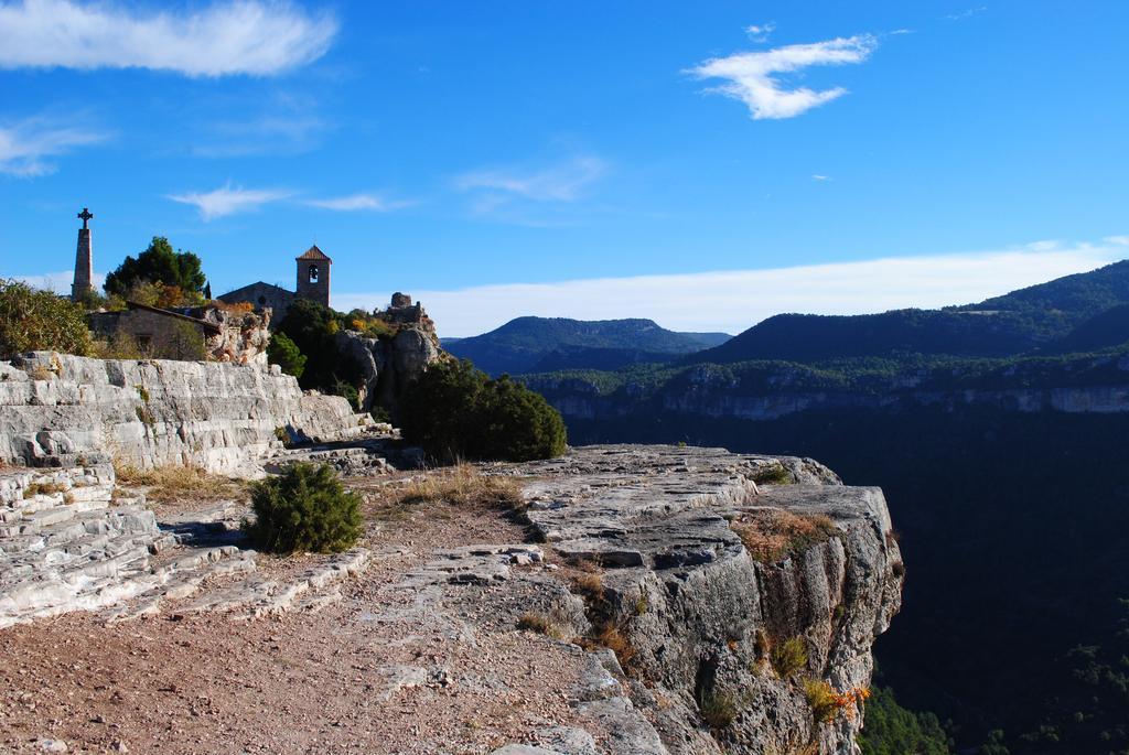 Masia El Carcaba - Moli Del Pont. Cornudella de Monsant Rom bilde